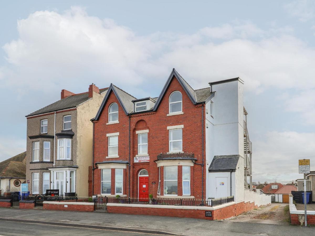 Ty Canol Rhyl Exterior photo